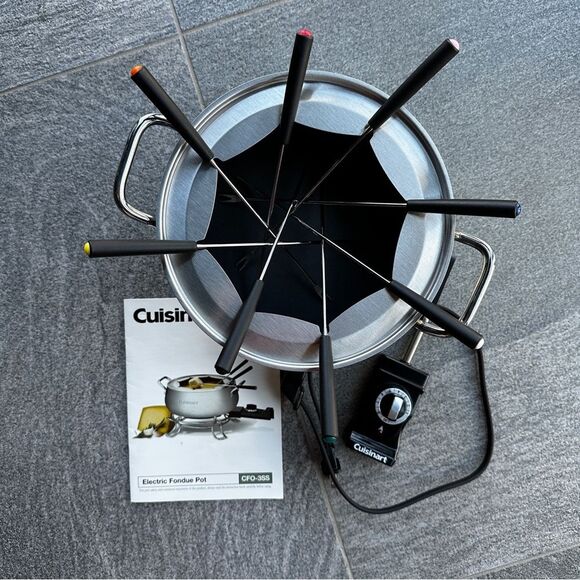 Cuisinart CFO-3SS 1000W Electric Plug-in Fondue Set Stainless Steel Non Stick - Picture 1 of 7